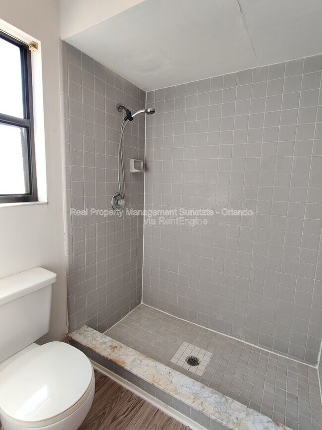 Building Photo - 10025 Creekwater Blvd