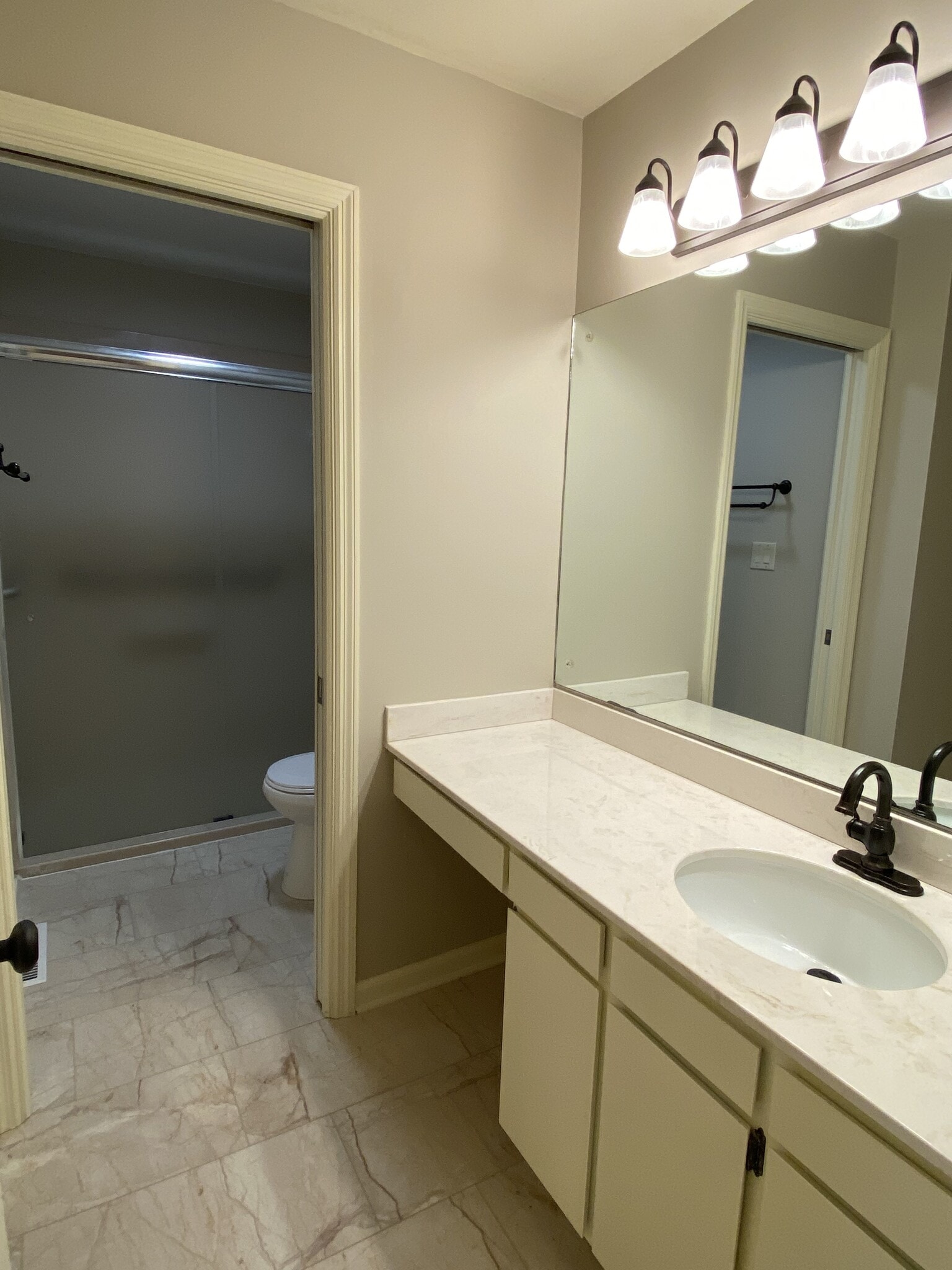 Building Photo - 2110 Barberry Dr