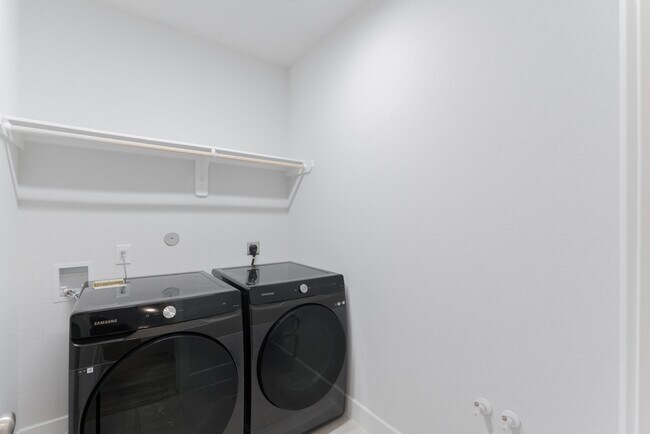 Building Photo - 146 Renodes Garden Ln
