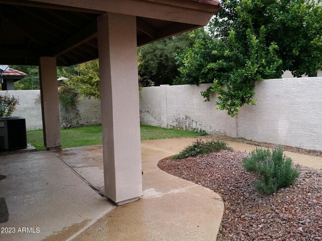 Building Photo - 721 N Mallard St