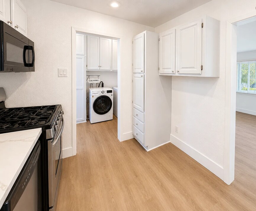 Building Photo - 6986 Elegance Ct