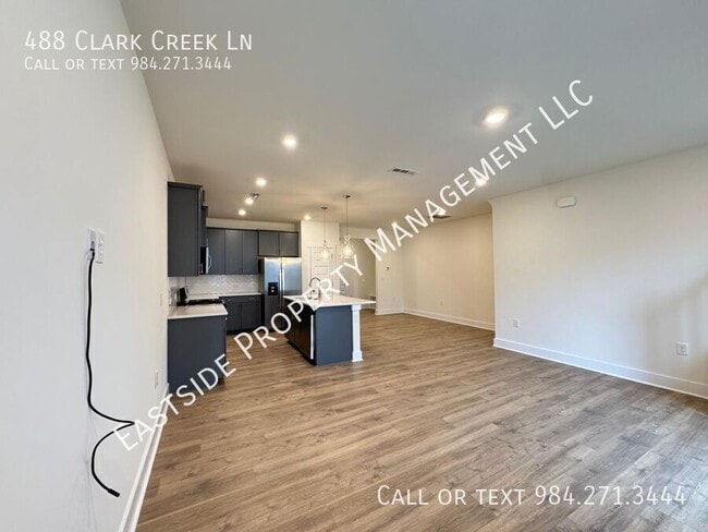 Building Photo - 488 Clark Creek Ln