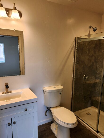 Building Photo - 570 Bent River Rd