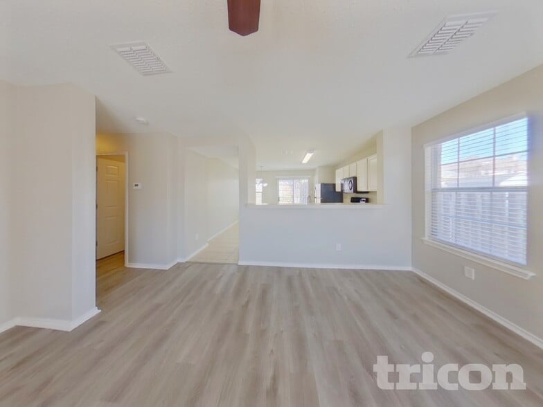 Building Photo - 10100 Chapel Oak Trail