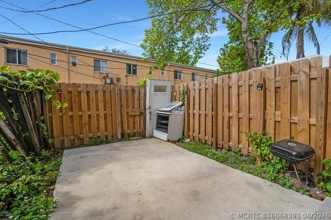 Building Photo - 306 NW 84th Terrace