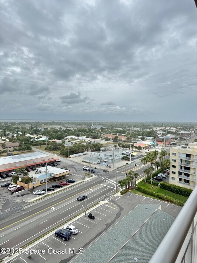 Building Photo - 877 N Hwy A1A