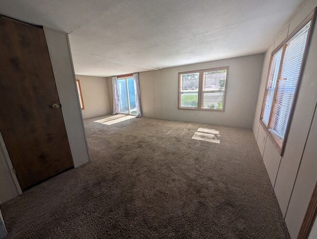 Building Photo - 2021 Grelle Ave