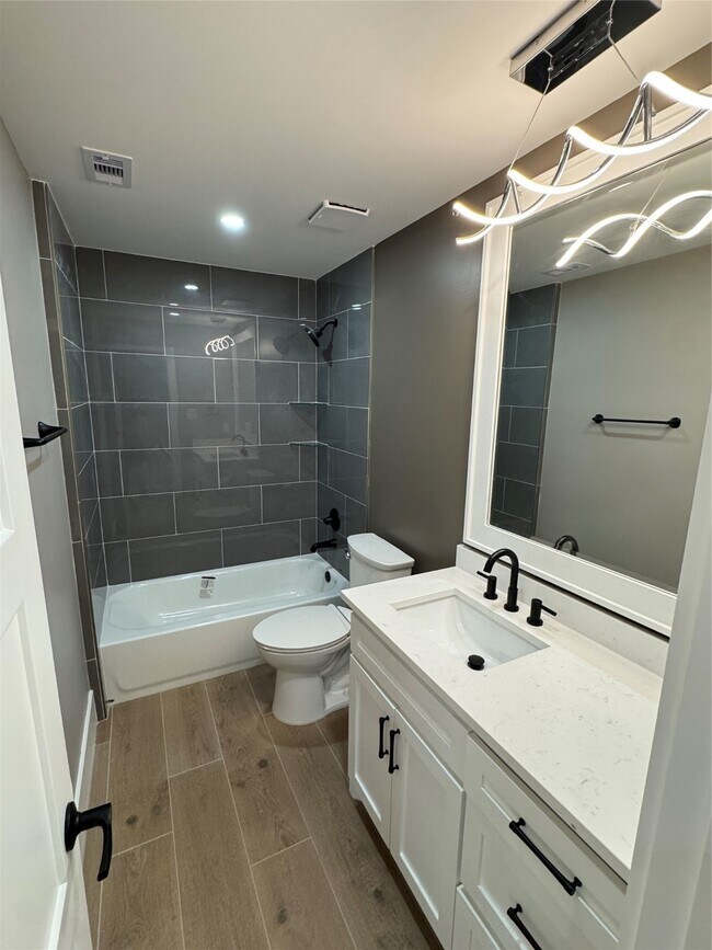 Building Photo - 12518 Mile Dr