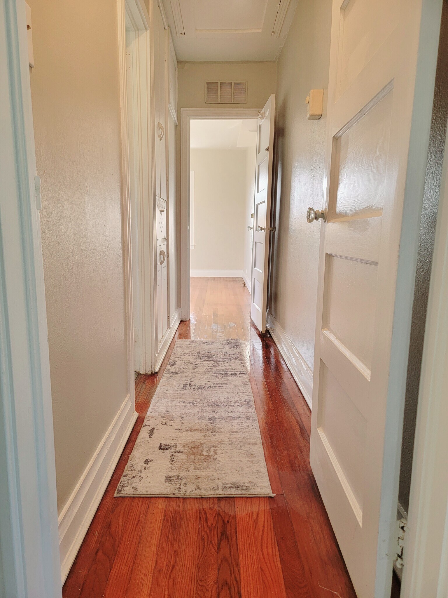 Hall - 813 28th St