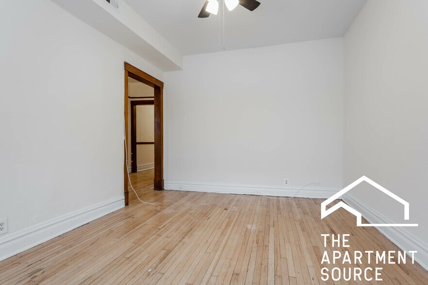 Building Photo - 3820 N Sheffield Ave