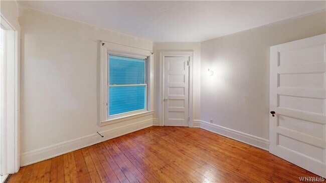 Building Photo - 222 Norwood Ave