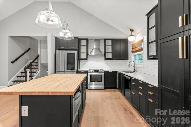 Building Photo - 3800 Terrebonne Ct