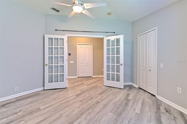 Building Photo - 5046 Gato Del Sol Cir