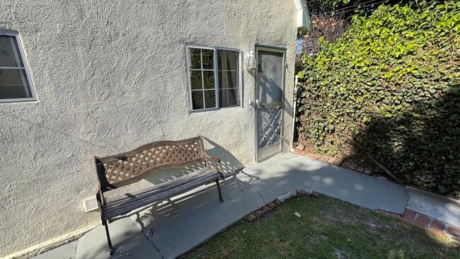 Building Photo - 459 N Alfred St