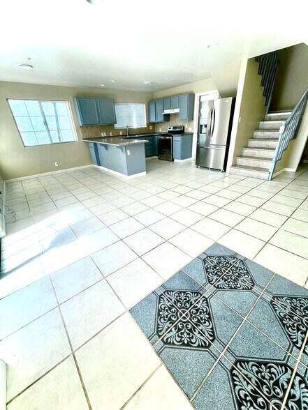 Living room & kitchen - 2951 68th Ave
