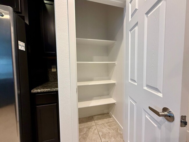 Building Photo - 4 BED, 2.5 BATH, 2 CAR-GARAGE, TWO-STORY, SINGLE FAMILY HOME FOR RENT w/ COMMUNITY POOL & SPA