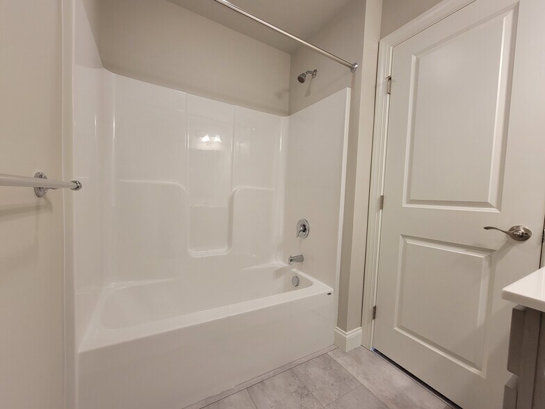 Building Photo - 256 Sage Blvd