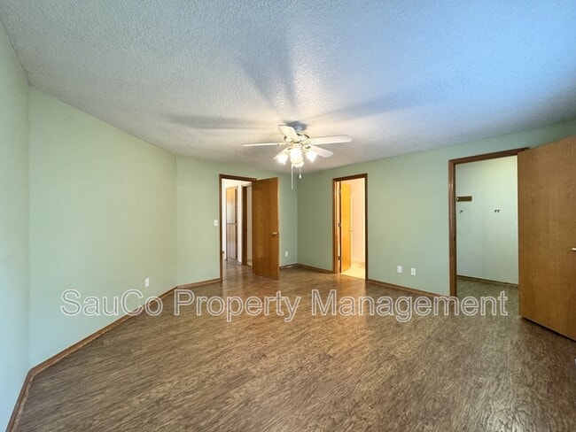 Building Photo - 1935 SE 75th Ct