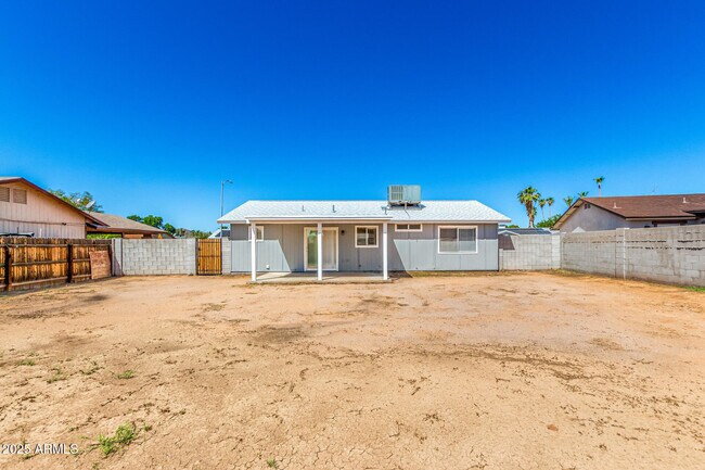 Building Photo - 2731 E Charleston Ave