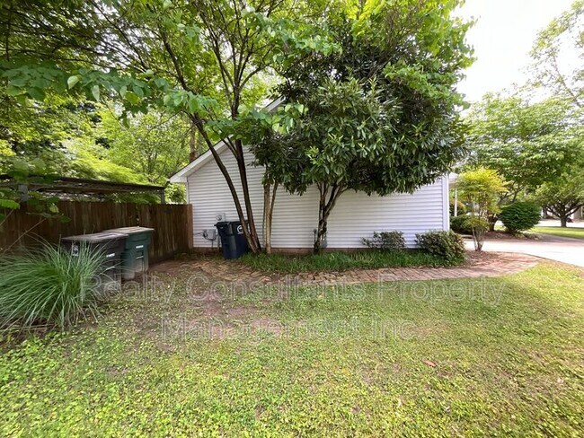 Building Photo - 6609 Poplar Grove Trail