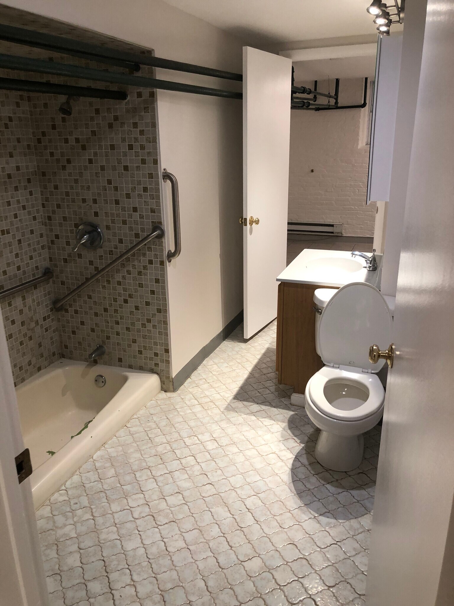 Unit 1 - 584 Madison Ave
