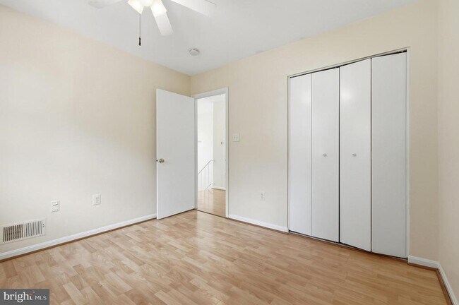 Building Photo - 8031 Sleepy View Ln