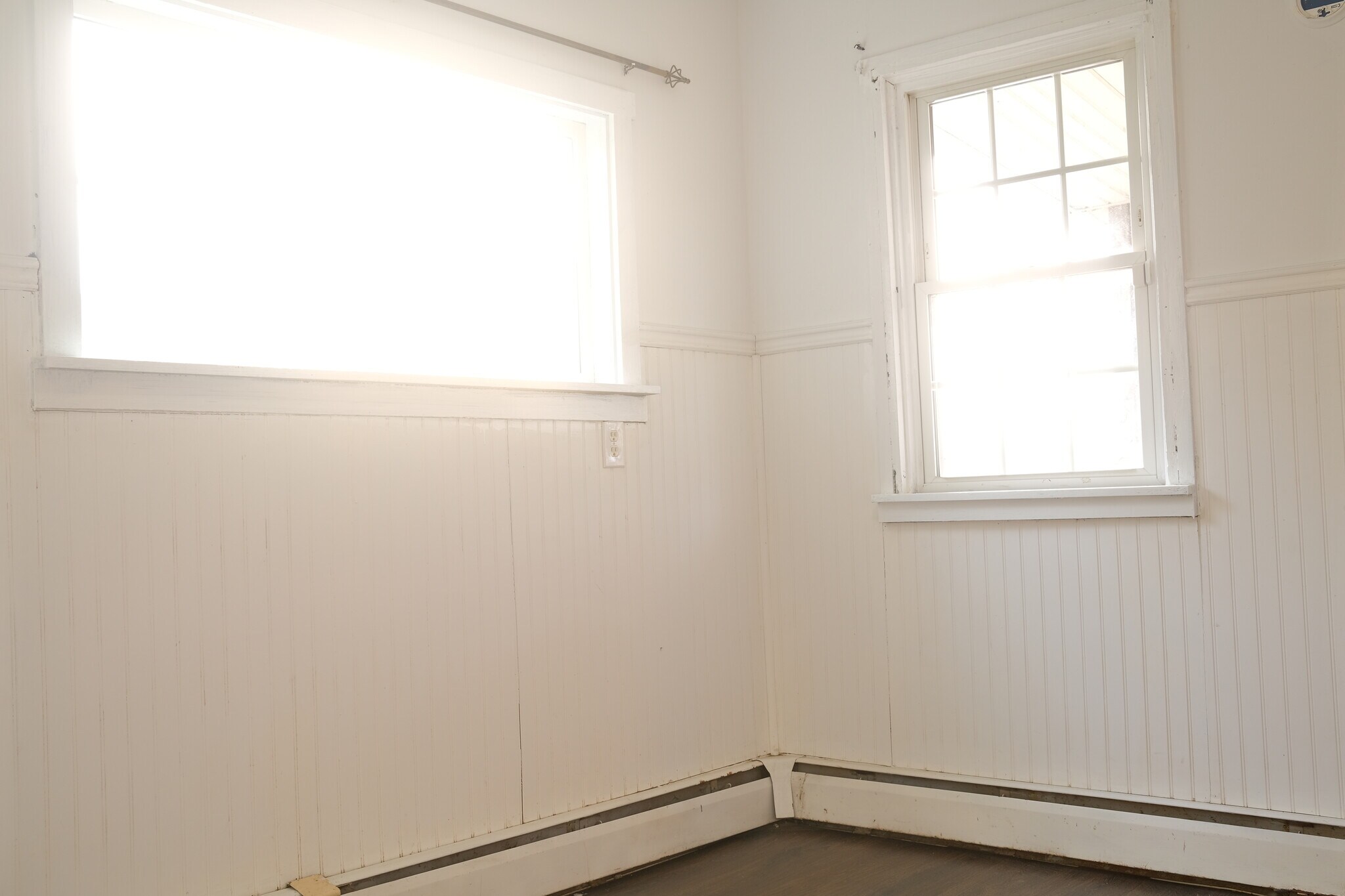 Building Photo - 1102 Lancaster Ave