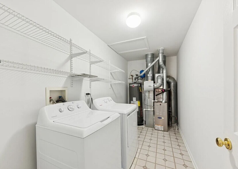 Building Photo - 376 N Patriot Dr