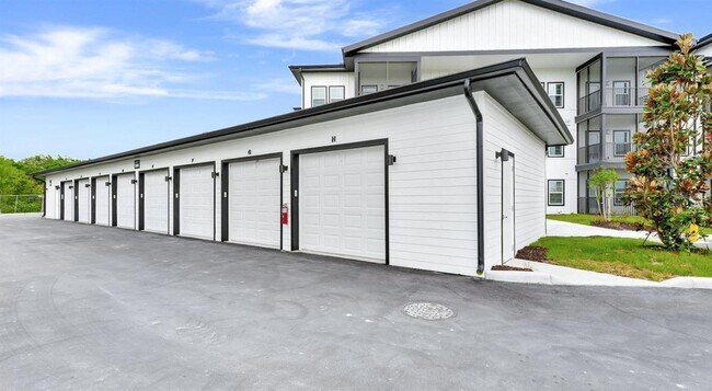 Building Photo - 2500 Conserve Cir