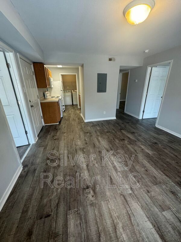 Building Photo - 236 Willow Creek Drive