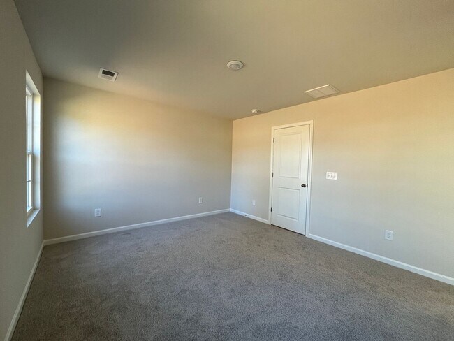 Building Photo - Brand New 3/2.5 Townhome Available In Reidville - Ready To Move In!