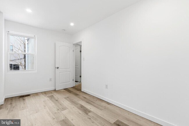 Building Photo - 2150 N Franklin St