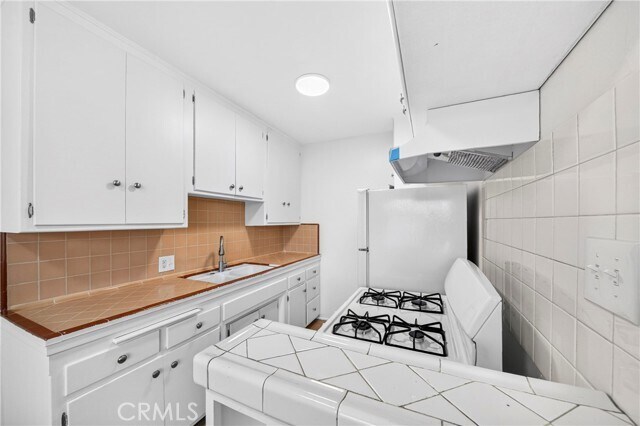 Building Photo - 728 Cedar Ave