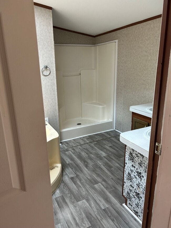 Building Photo - 3-Bedroom/ 2-Bath-Mobile Home on Private P...
