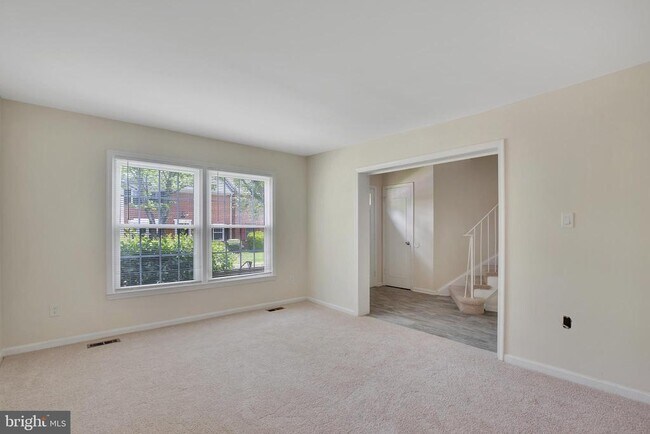 Building Photo - 8529 Lakinhurst Ln