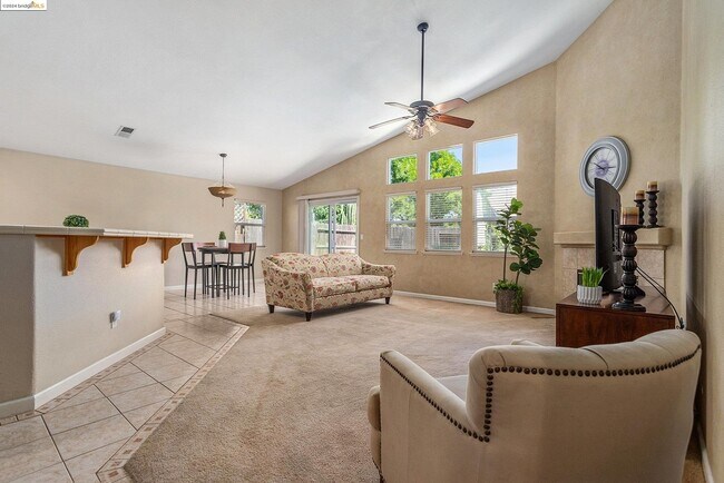 Building Photo - 1522 Coventry Dr