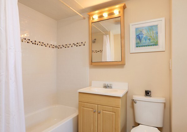 Bath - 168 W 6th St
