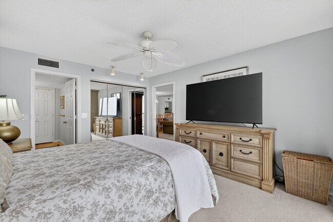 Building Photo - 5055 N Hwy A1A