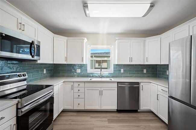 Building Photo - 662 Villa Grande Ave S