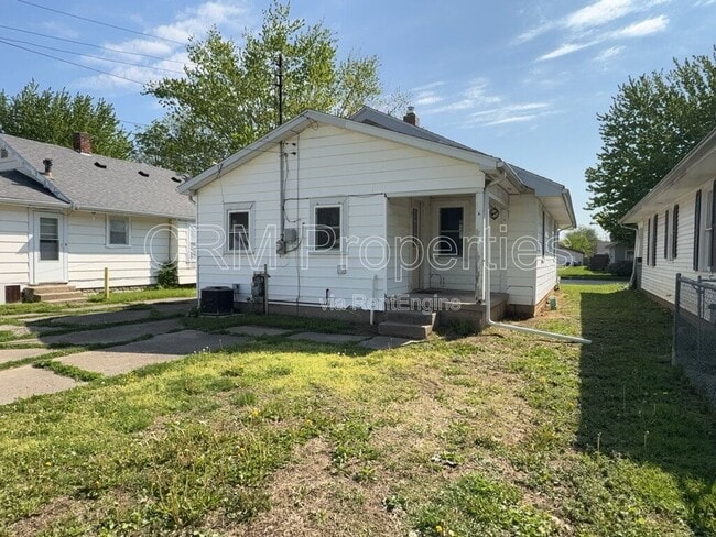 Building Photo - 2125 N Purdum St