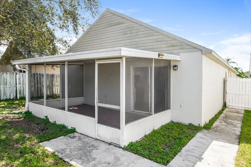 Building Photo - 7661 Harbor Bend Cir