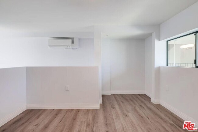 Building Photo - 3279 San Marino St