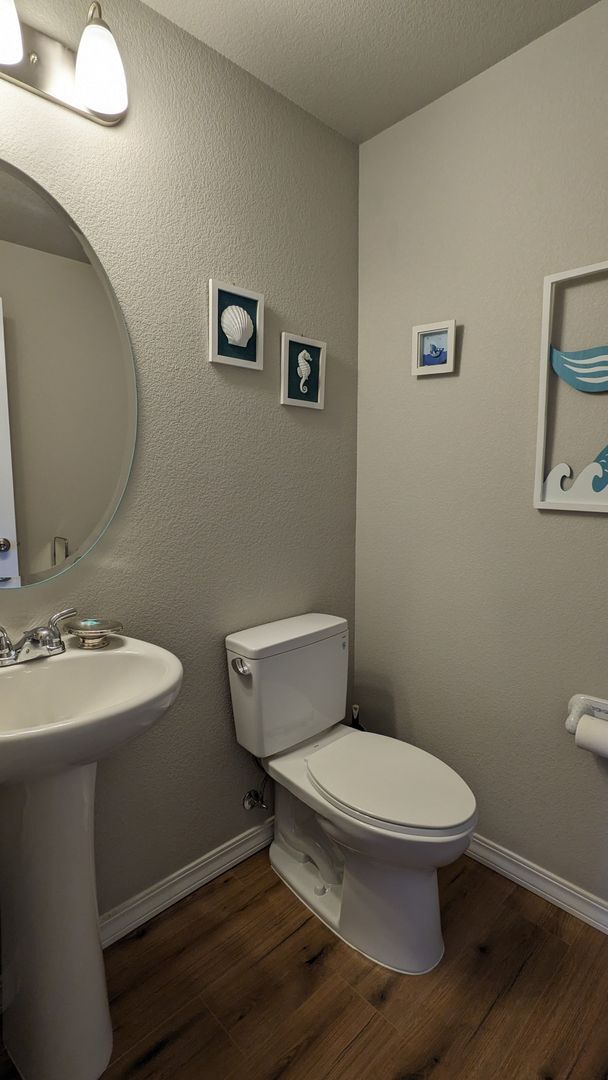 Building Photo - IMMACULATE 4 BED/2.5 BATH CUSTOM BUILT HOME IN SKYLINE RIDGE!