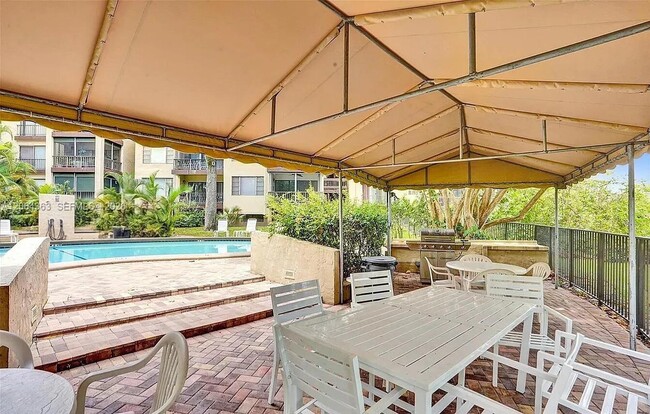 Building Photo - 6060 S Falls Cir Dr