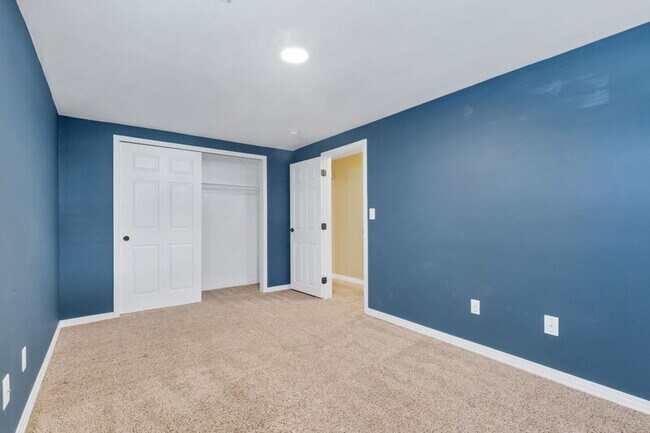 Building Photo - 7085 W 71st Ave