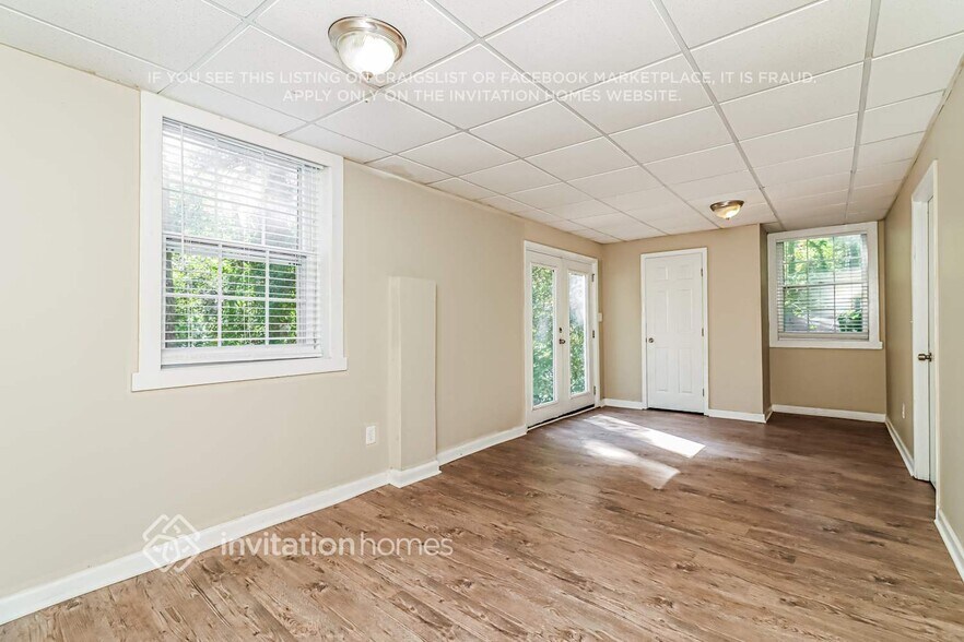 Building Photo - 2481 W Bridge Pl