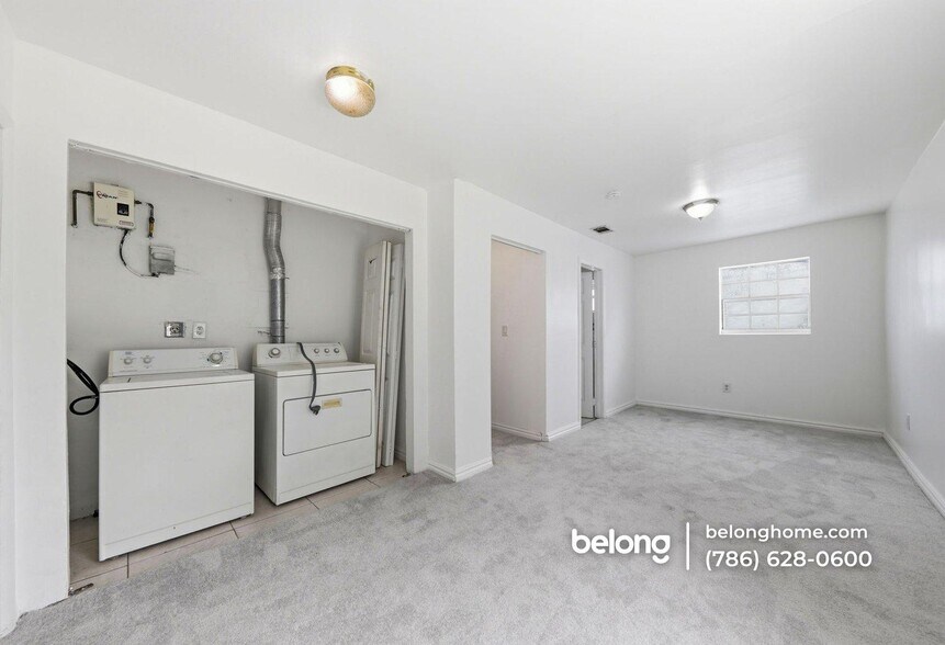 Building Photo - 280 Seaman Ave