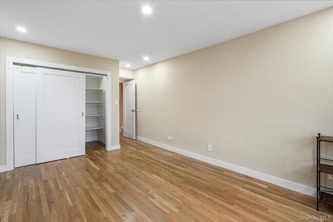 Building Photo - 84-29-84155 155th Ave