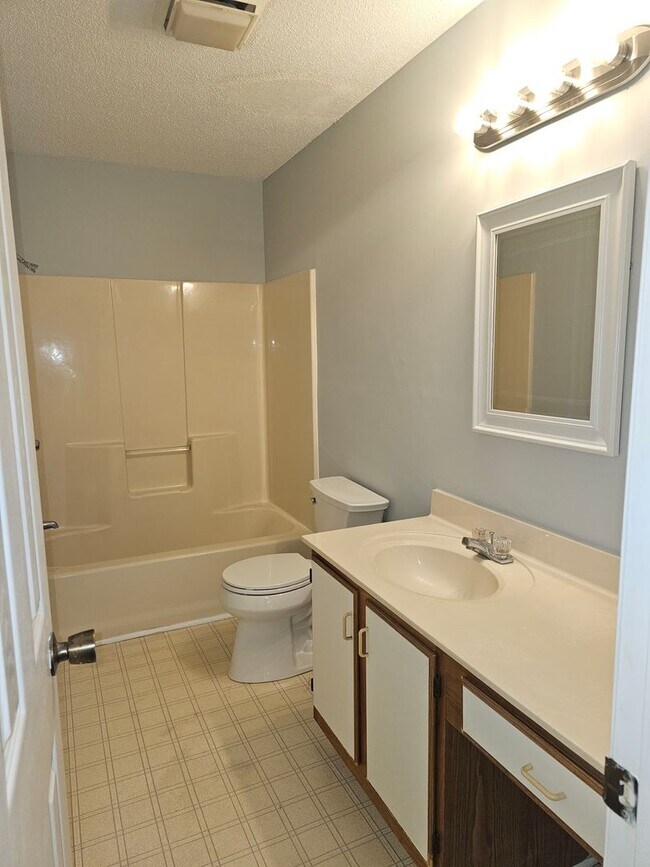 Building Photo - Baytree