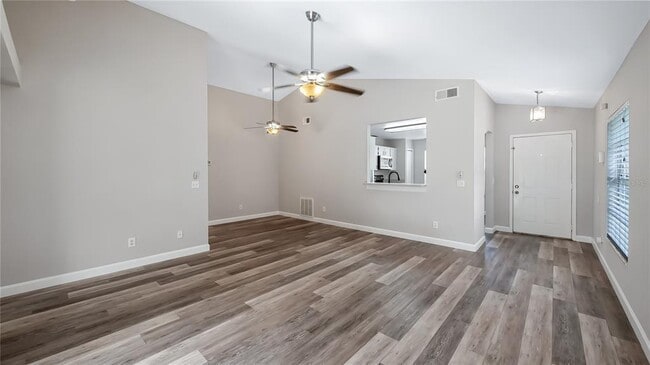 Building Photo - 2127 Donegan Pl